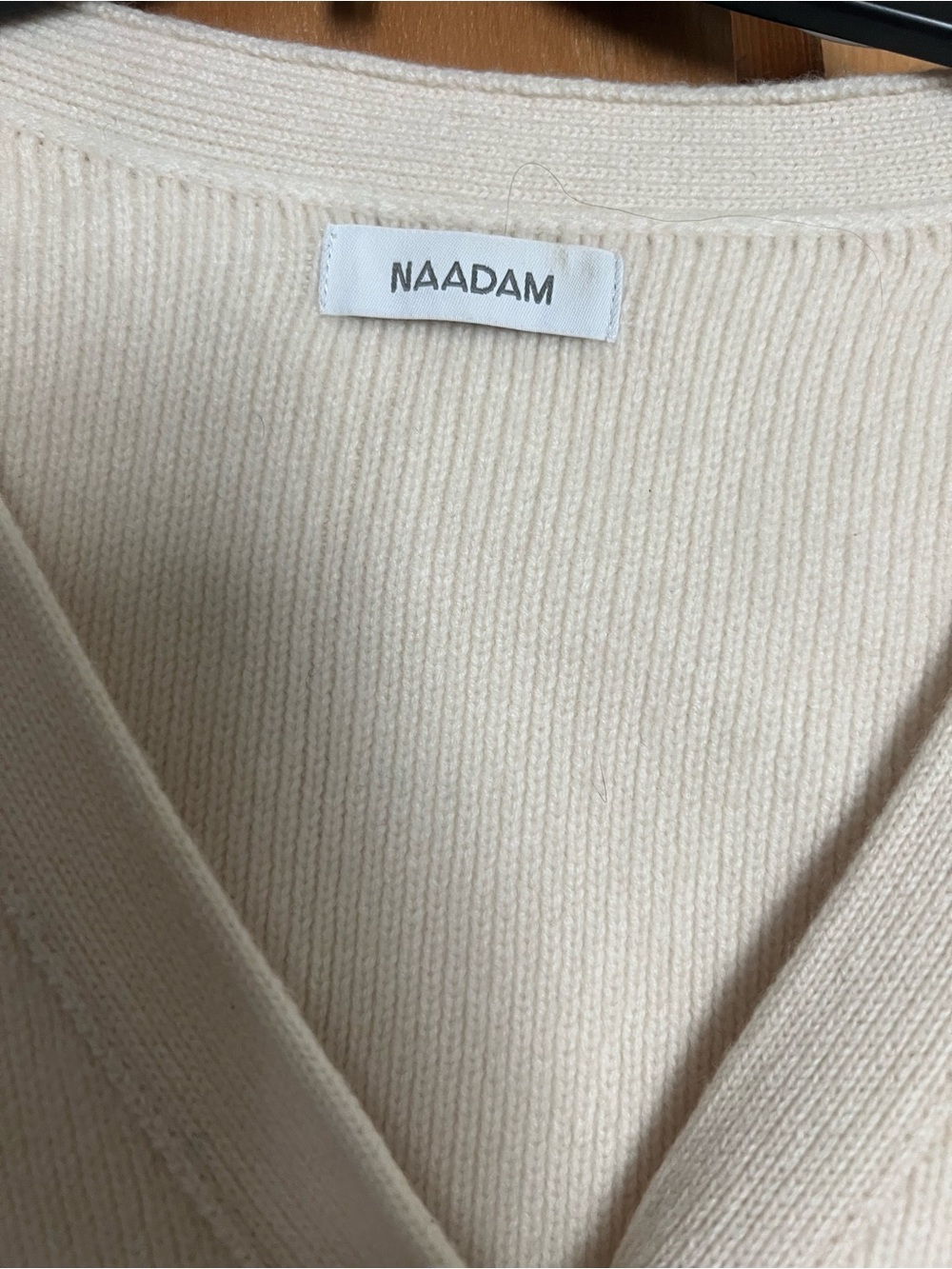 NAADAM Ivory V-Neck Cashmere-Blend Pocket Cardigan - Picture 2 of 3
